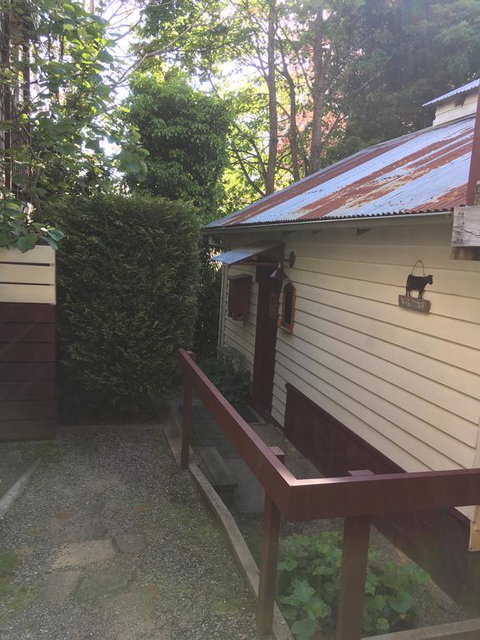 Stone's Throw Cottage Bed And Breakfast - Accommodation in Brisbane 3