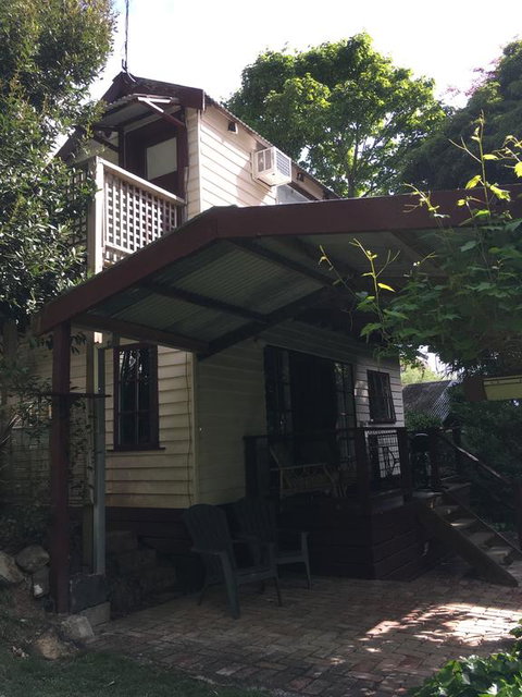Stone's Throw Cottage Bed And Breakfast - Accommodation in Brisbane 2