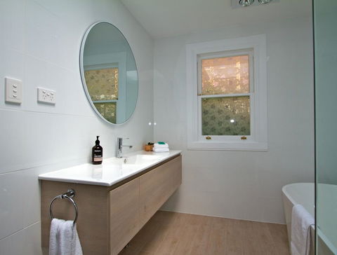Strahan House - Accommodation in Brisbane 3