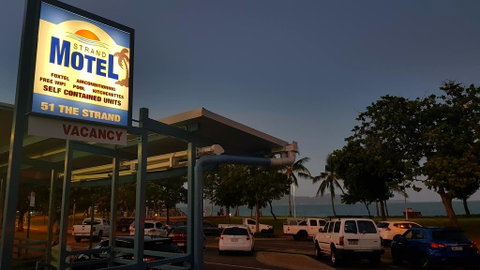 Strand Motel - Accommodation in Brisbane 1