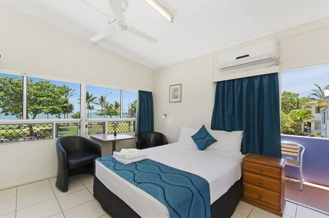 Strand Motel - Accommodation in Brisbane 0