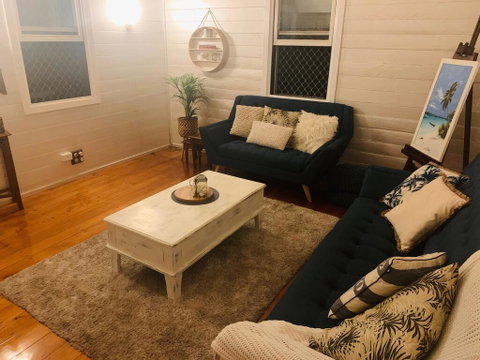 Stranded In Oz Stay In Relaxing Environment, FREE WIFI, NETFLIX, POOL, AIR CON - Accommodation in Brisbane 1