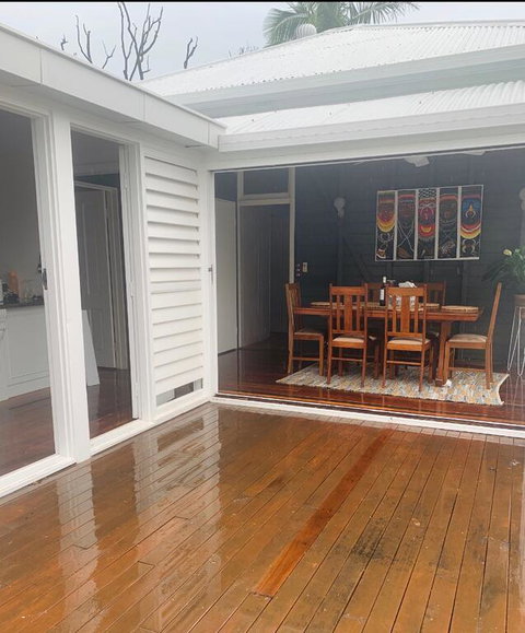 Stranded In Oz Stay In Relaxing Environment, FREE WIFI, NETFLIX, POOL, AIR CON - Accommodation in Brisbane 3
