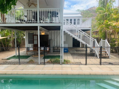 Stranded? Nowhere To Stay? Sanitised Apartment, Sleeps 4, Netflix, Wifi, Pool - Accommodation in Brisbane 2