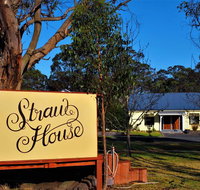 Straw House B and B - Accommodation in Brisbane