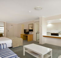 Studio with balcony at College St - Accommodation in Brisbane