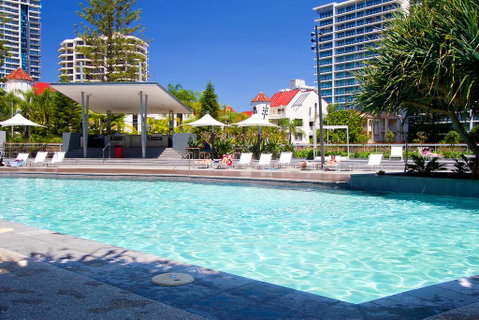 Stunning 4 Bedroom Sub Penthouse - Level 60 Q1 - Accommodation in Brisbane 2