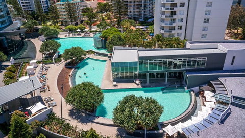Stunning 4 Bedroom Sub Penthouse - Level 60 Q1 - Accommodation in Brisbane 1