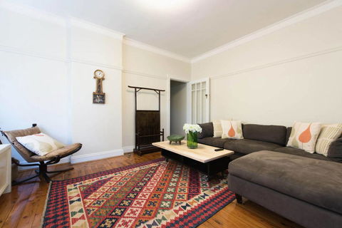 Stunning Beach Living - Accommodation in Brisbane 1