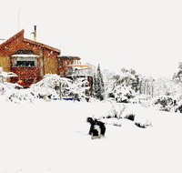 STUNNING HOME WITH AMAZING VIEWS - just 20 mins to the city and only 10 to MONA - Accommodation in Brisbane