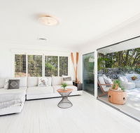 Stunning Oceanview Retreat Between Beach and Bush - Accommodation in Brisbane