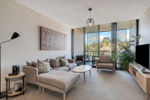 STYLISH CAMPERDOWN APARTMENT And PARKING INC - Accommodation in Brisbane 3