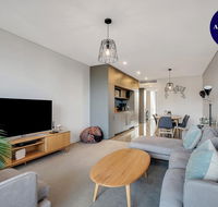 STYLISH CAMPERDOWN APARTMENT and PARKING INC - Accommodation in Brisbane