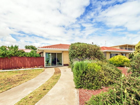 Sun & Sea - Accommodation in Brisbane 0