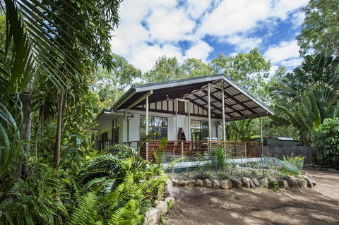 Sunbird Retreat - Accommodation in Brisbane 0