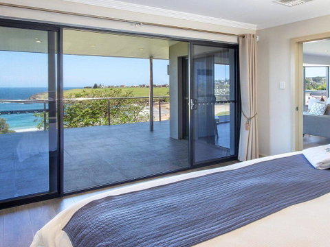 Sunrise Over Easts 2 - Ocean Views, Walk To Beach - Accommodation in Brisbane 1