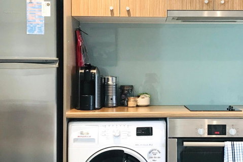 Sur La Plage - FREE WIFI & NETFLIX - Accommodation in Brisbane 1