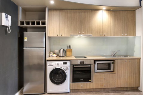 Sur La Plage - FREE WIFI & NETFLIX - Accommodation in Brisbane 3