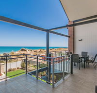 Surf and Sun in Silver Sands - Accommodation in Brisbane