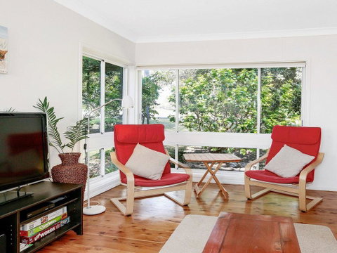 Surf Beach Views - Quiet Position, Close To Beach - Accommodation in Brisbane 0