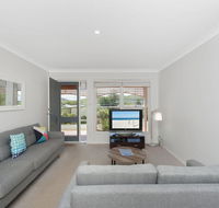 Surf Break - 10A Tuna Downstairs - Accommodation in Brisbane