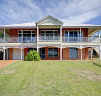 Surf Break - Fingal Bay - Accommodation in Brisbane