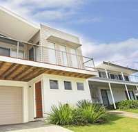 Surf Mist - contemporary seaside duplex - Accommodation in Brisbane