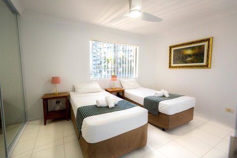 Surfers Del Rey - Accommodation in Brisbane 1