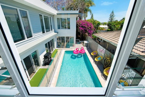 Surfers Paradise Holiday Home Almalfi Drive - Accommodation in Brisbane 3