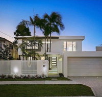 Surfers Paradise Holiday Home Almalfi Drive - Accommodation in Brisbane