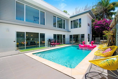 Surfers Paradise Holiday Home Almalfi Drive - Accommodation in Brisbane 1