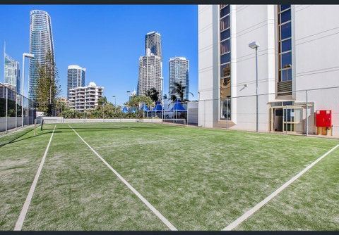Surfers Paradise Ocean View. Sleeps 4. Free WIFI - Accommodation in Brisbane 3