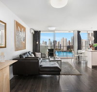 Sweeping Views of Surfers Paradise and Chevron Island - Accommodation in Brisbane