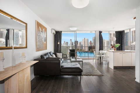 Sweeping Views Of Surfers Paradise And Chevron Island - Accommodation in Brisbane 0