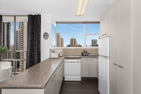Sweeping Views Of Surfers Paradise And Chevron Island - Accommodation in Brisbane 3