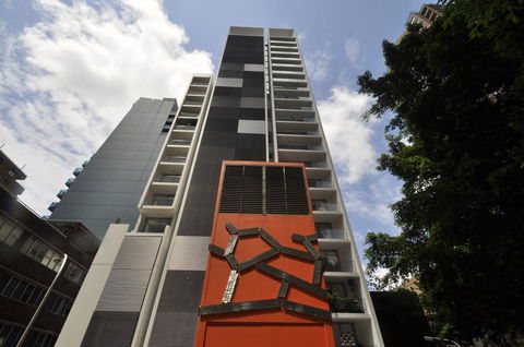Sydney 1 Bed Modern Self Contained Apartment (402ALB) - Accommodation in Brisbane 0