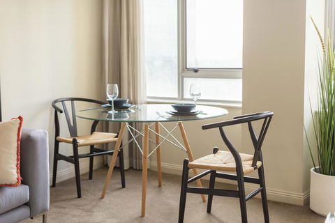 Sydney CBD 1 Bedroom Self-Contained Apartment With Spectacular Sydney Harbour View (1312 BRG) - Accommodation in Brisbane 3