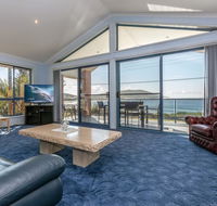 Tah Villa 1/68 Marine Drive - Accommodation in Brisbane