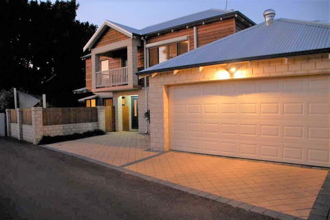 Terrific Townhouse - Accommodation in Brisbane 1