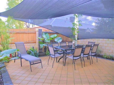 Terrific Townhouse - Accommodation in Brisbane 2