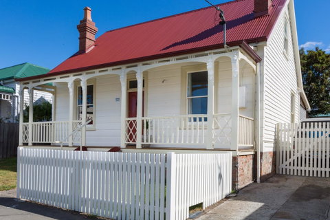 Brampton Cottage - Accommodation in Brisbane 0