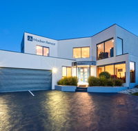 Madsen Retreat - Accommodation in Brisbane