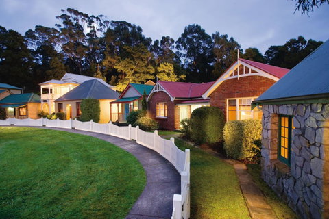 Strahan Village - Accommodation in Brisbane 9