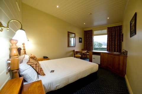 Strahan Village - Accommodation in Brisbane 33