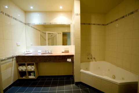 Strahan Village - Accommodation in Brisbane 34