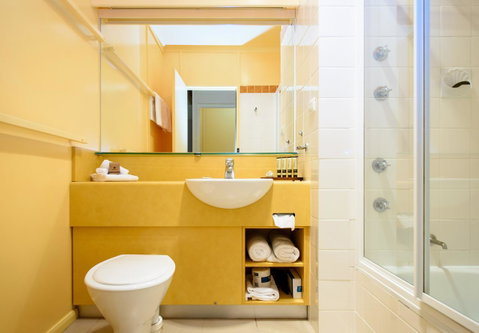 Strahan Village - Accommodation in Brisbane 31