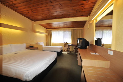 Strahan Village - Accommodation in Brisbane 13