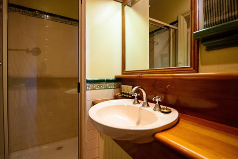 Strahan Village - Accommodation in Brisbane 28