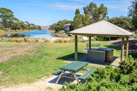 Aqua Beachfront! - Accommodation in Brisbane 4