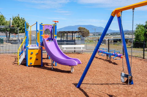 Aqua Beachfront! - Accommodation in Brisbane 3